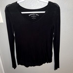 American Eagle Black Long Sleeve V-Neck